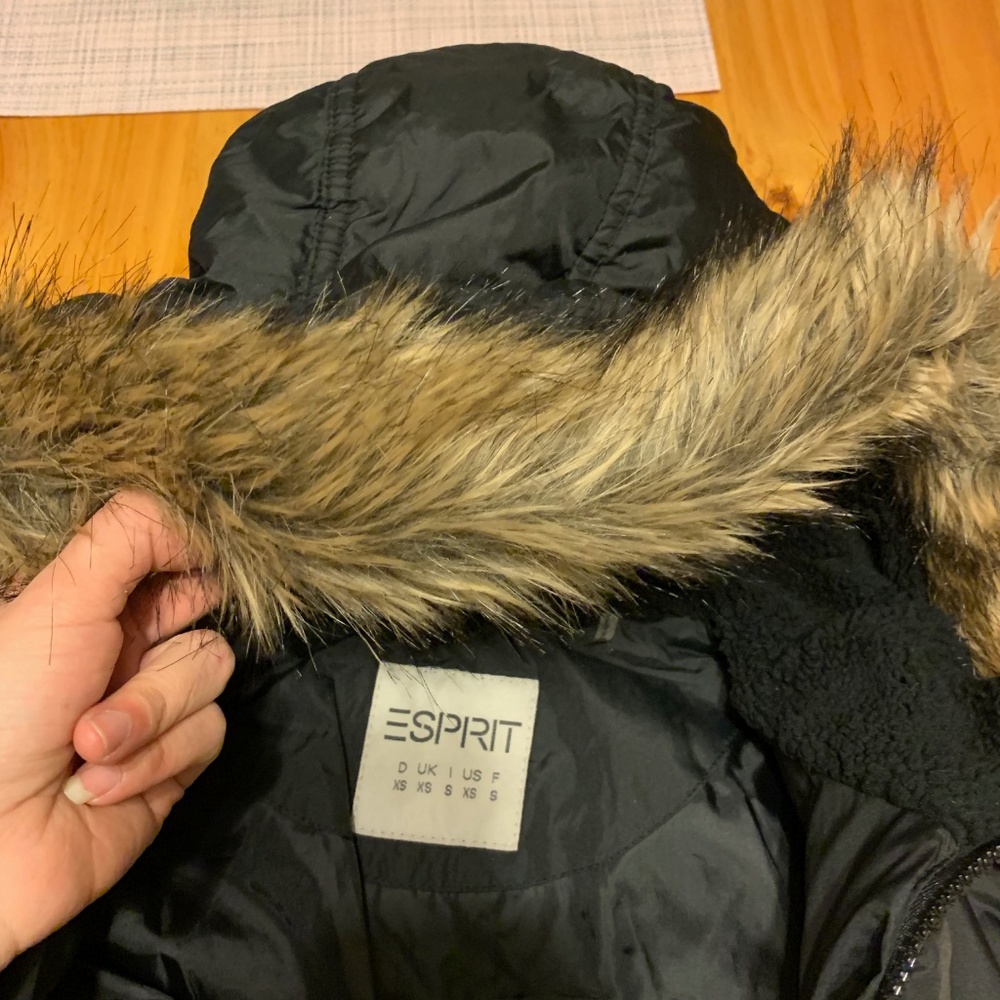 Esprit Black Puffer Vest with Hoodie and Fur - Picture 6 of 6